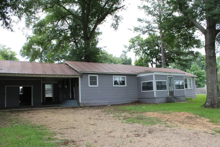 105 Cherry Ave., New Hebron, MS 39140 - #2