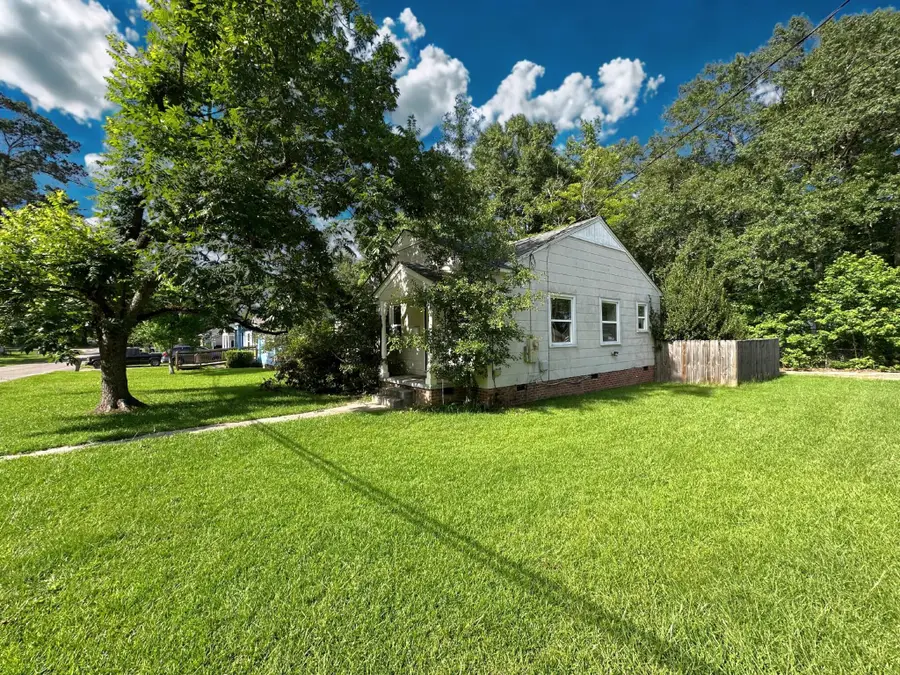 401 Dixie Ave., Hattiesburg, MS 39401 - #3