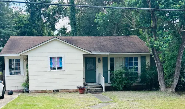 1809 Brooklane Dr., Hattiesburg, MS 39401