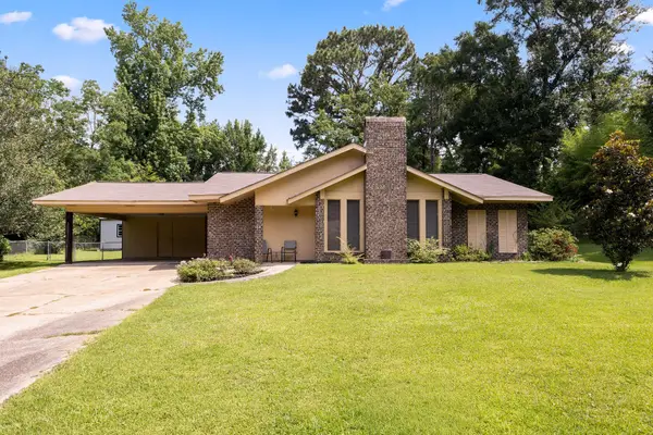 207 Whispering Pines Dr., Hattiesburg, MS 39402