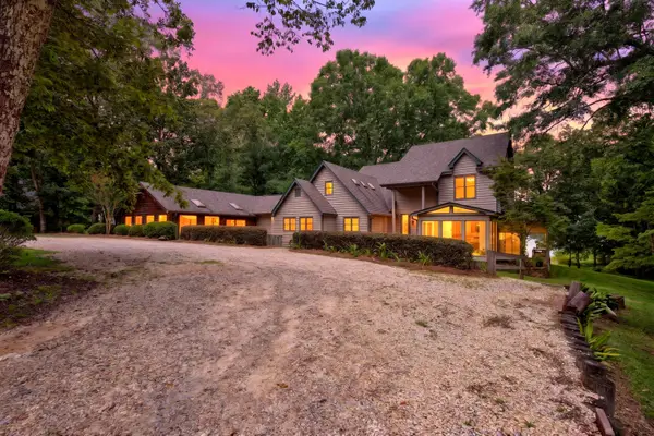 315 Buccaneer Dr., Hattiesburg, MS 39402