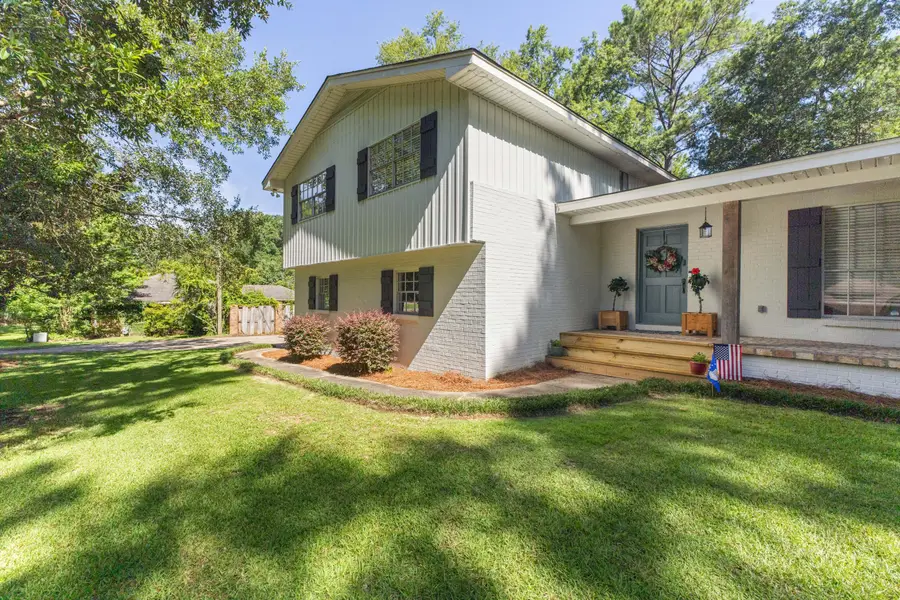 109 Richwood Dr., Hattiesburg, MS 39402 - #2