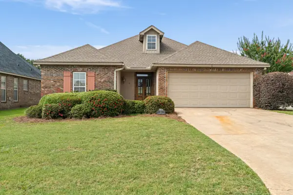 6 Beauregard Dr., Hattiesburg, MS 39402