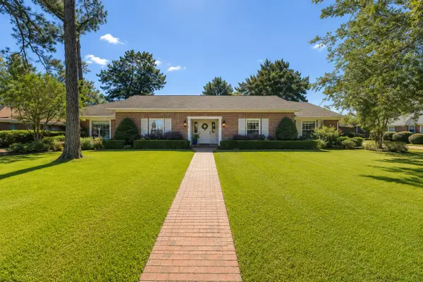 3202 Jamestown Rd., Hattiesburg, MS 39402
