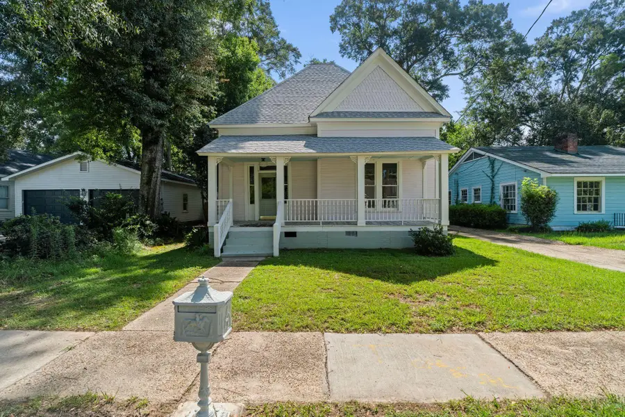 612 Oak Ave., Columbia, MS 39429 - #3