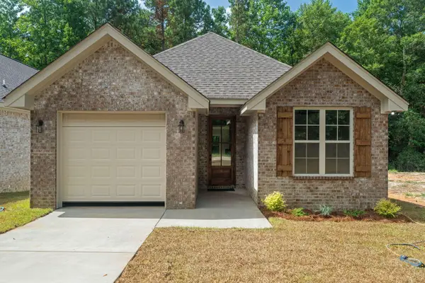 80 Riviera Dr., Hattiesburg, MS 39402