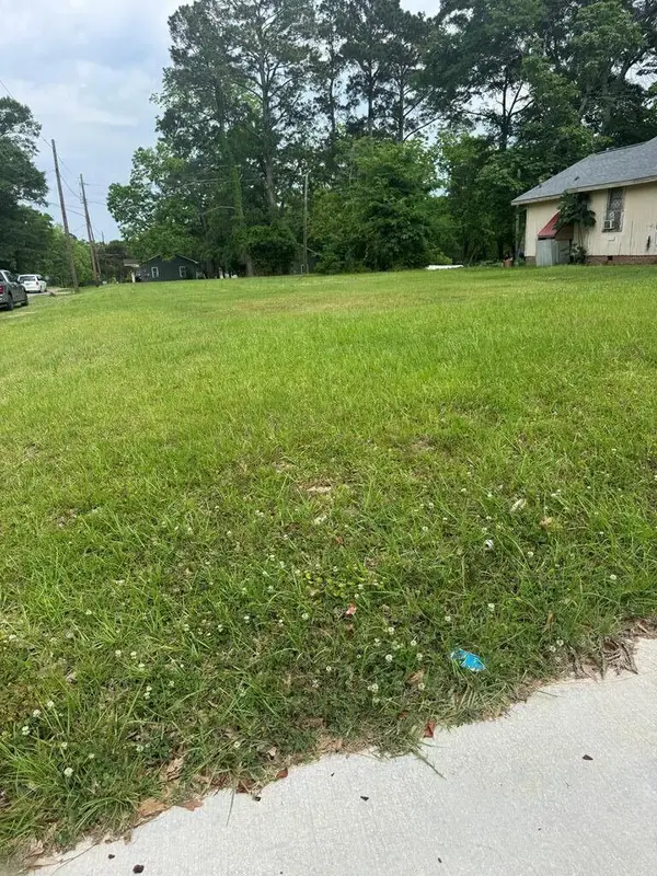 827 N 15th Ave., Laurel, MS 39440