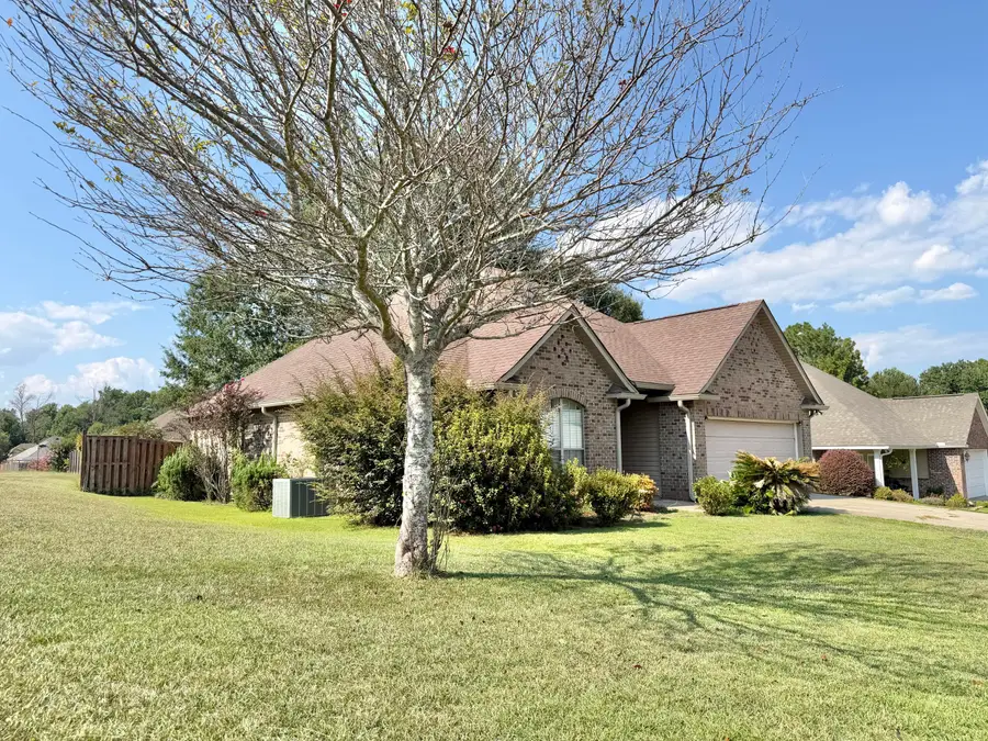3 Chapel Ct., Hattiesburg, MS 39402 - #2