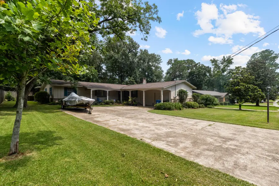 408 S 34th Ave., Hattiesburg, MS 39402 - #2