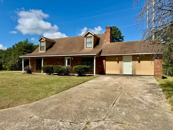 605 Hacienda Ave., Hattiesburg, MS 39402