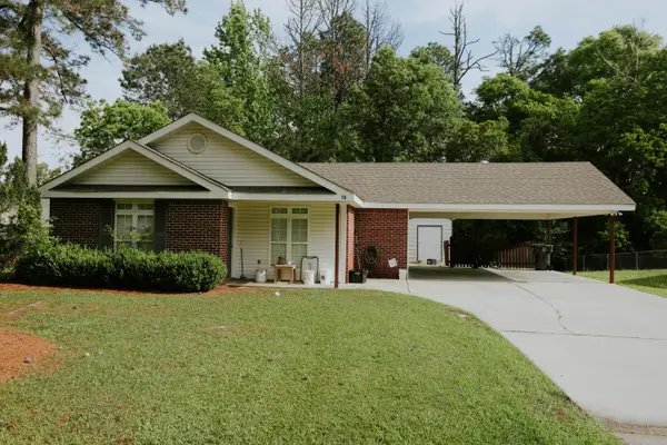 98 Parkwood Dr., Hattiesburg, MS 39402