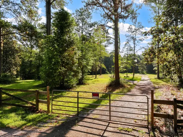 39 Char Ln., Petal, MS 39465