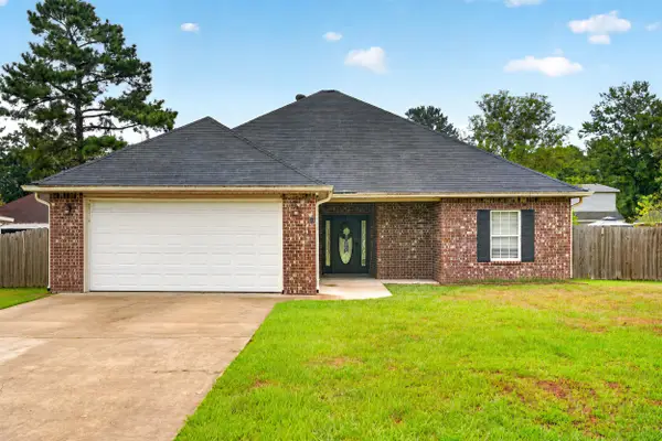 13 Magenta Ln., Picayune, MS 39466