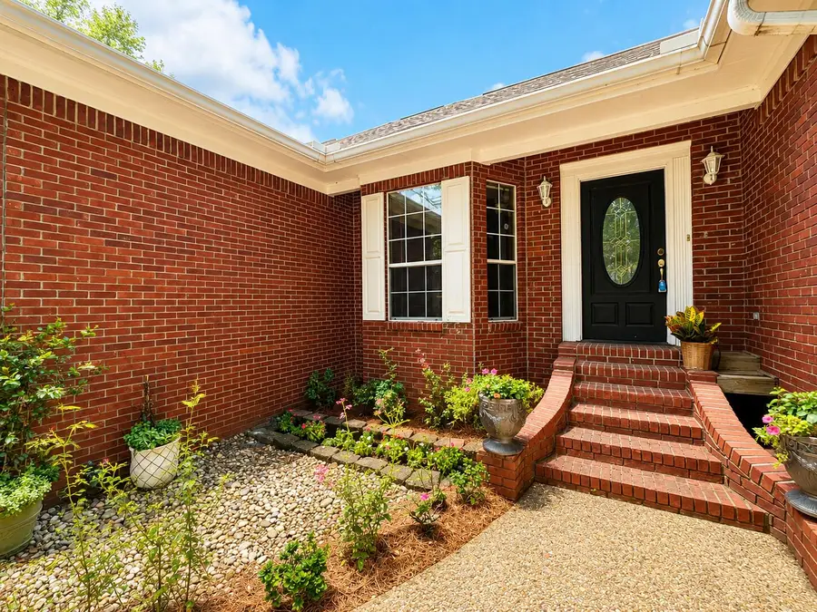 19 Suncrest Cir., Hattiesburg, MS 39402 - #3