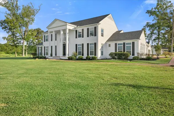 1951 E 3rd St., Forest, MS 39074