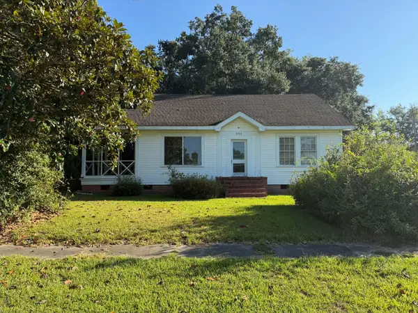 202 W Ivy St, Ellisville, MS 39437