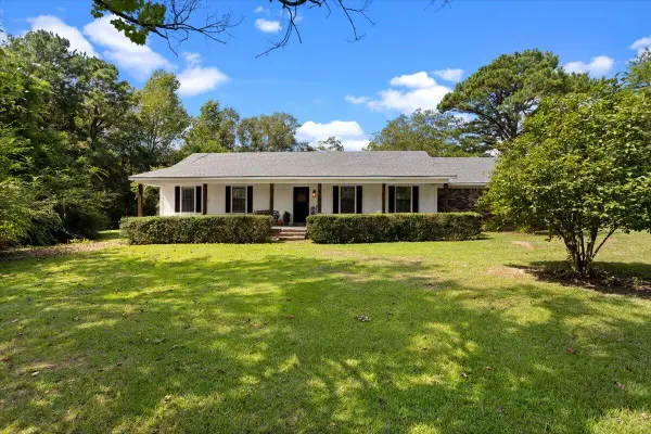 91 County Road 23, Laurel, MS 39443