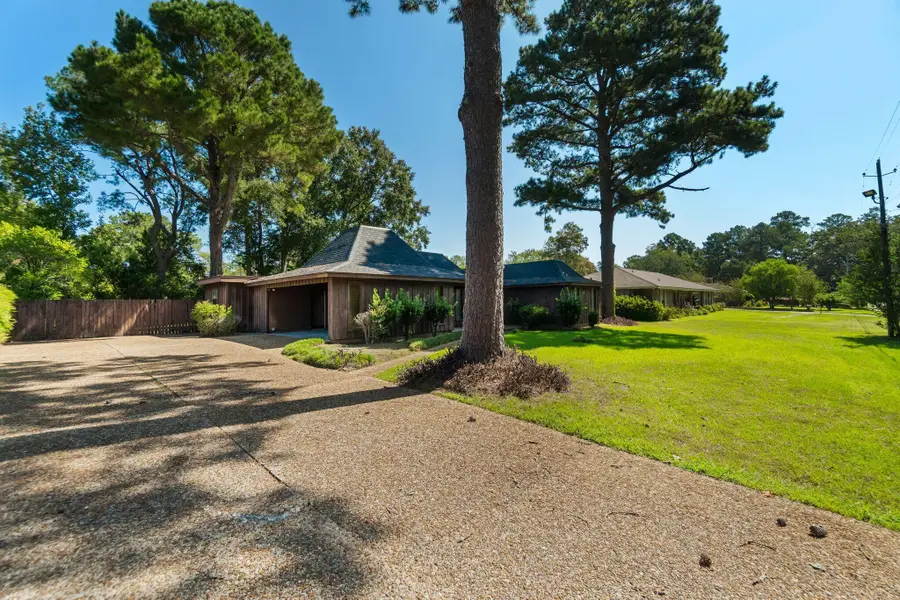 1521 Old Amy Rd., Laurel, MS 39440 - #3