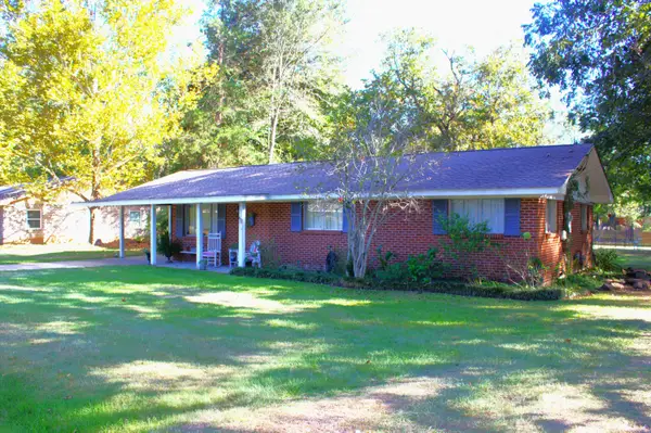 816 Taylor Dr., Hattiesburg, MS 39401