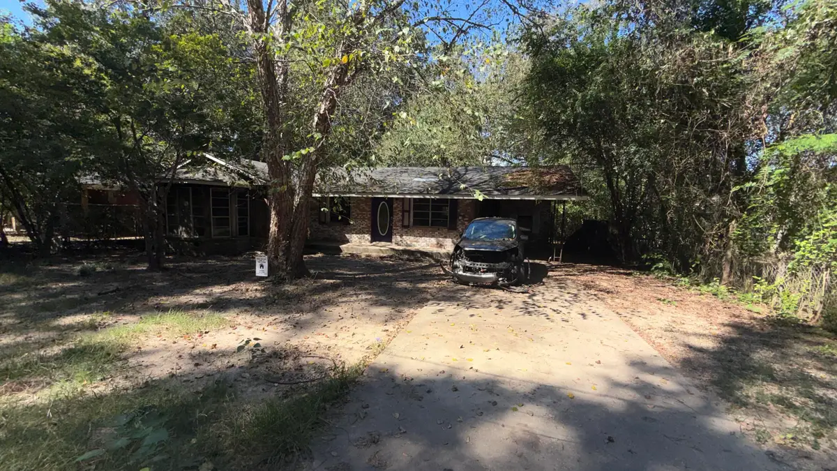 1005 East Ave., Columbia, MS 39429 - #1