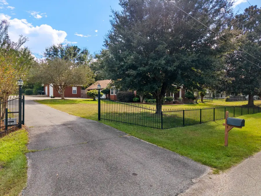 37 Duke Ave., Purvis, MS 39475 - #2
