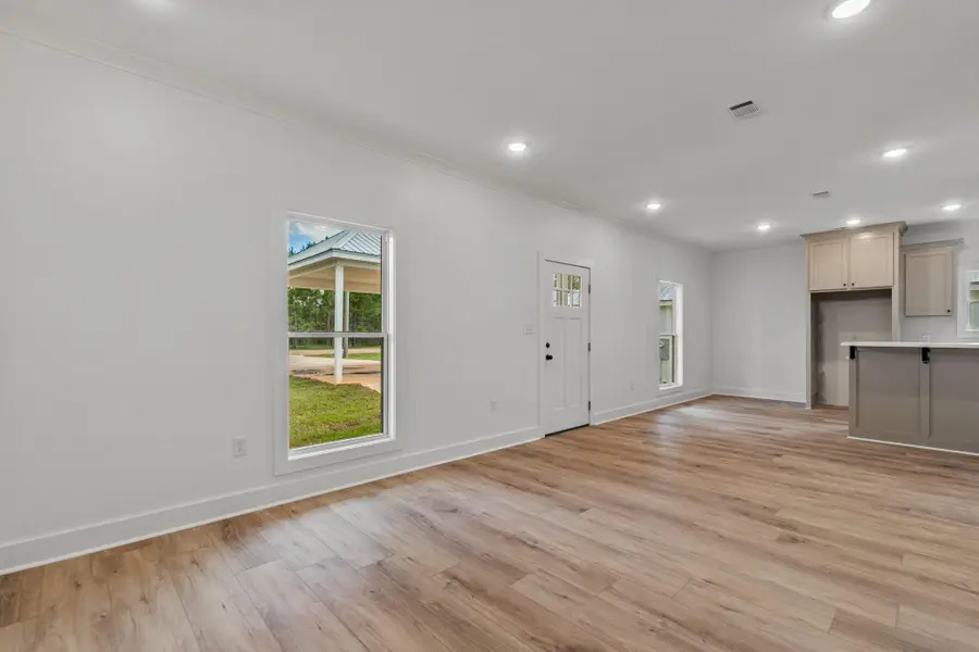 325 Nobles Rd., Sumrall, MS 39482 - #3