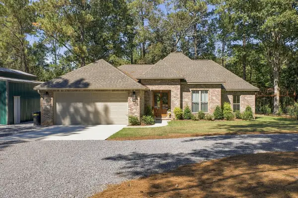 38 Dempsey Conn, Hattiesburg, MS 39401