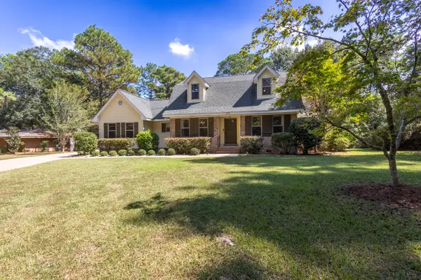 300 Honeysuckle Dr., Hattiesburg, MS 39402
