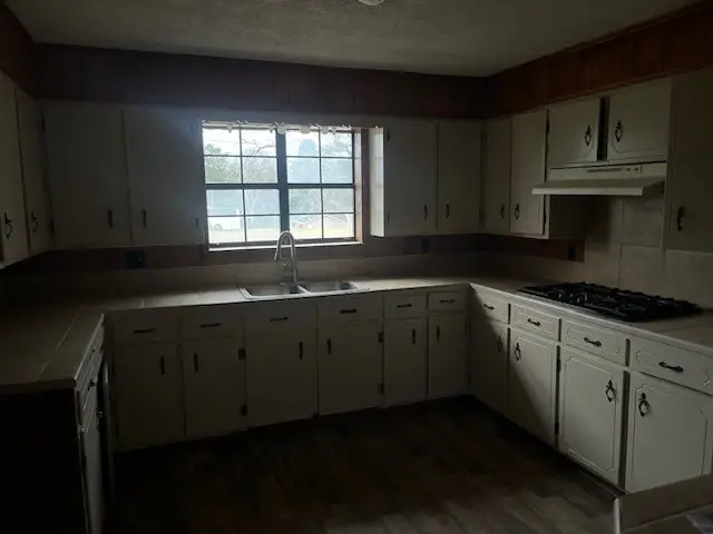 1002 Pershing, McComb, MS 39648 - #3