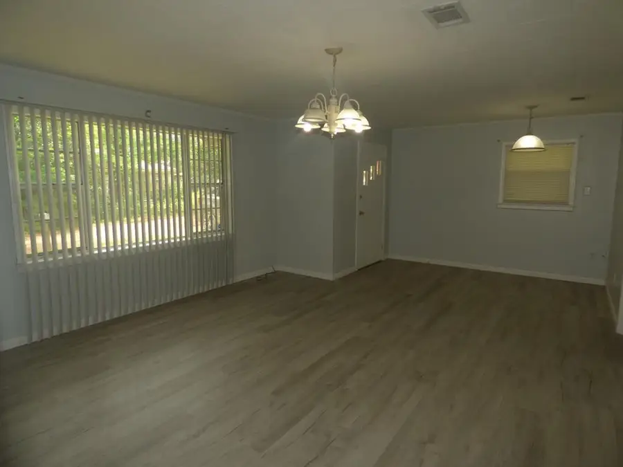 309 W Avenue S, McComb, MS 39648 - Image #2