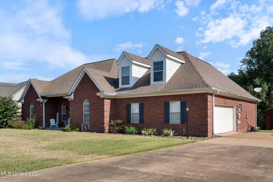 114 Leslie Drive, Senatobia, MS 38668 - #2