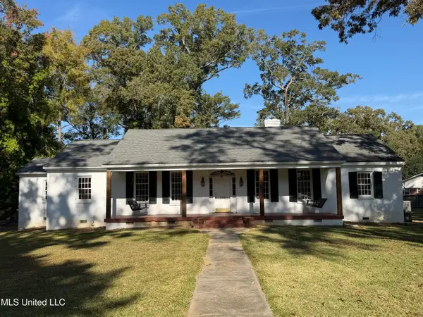 106 Sgt Prentiss Drive, Natchez, MS 39120