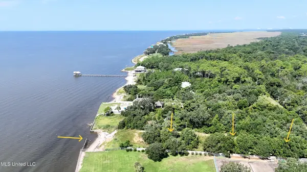 5701 Belle Fontaine Drive, Ocean Springs, MS 39564