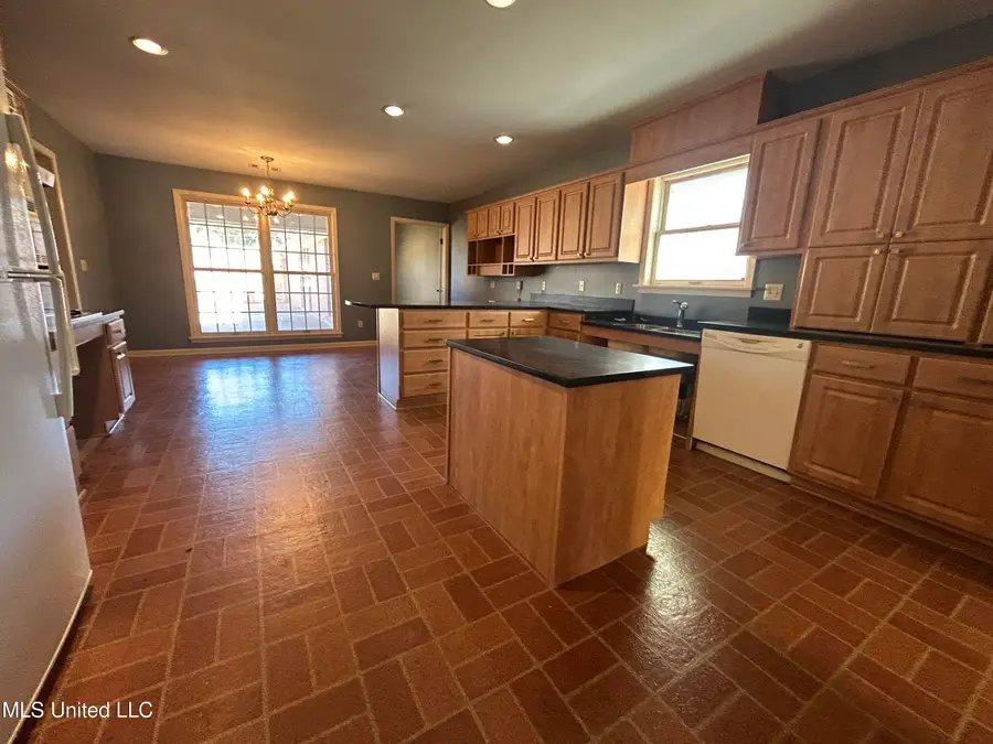 719 Sumner Avenue, Greenwood, MS 38930 - #3