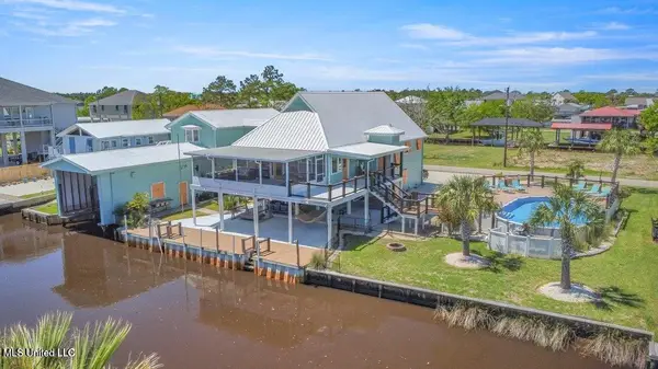 842 Deer Drive, Bay Saint Louis, MS 39520