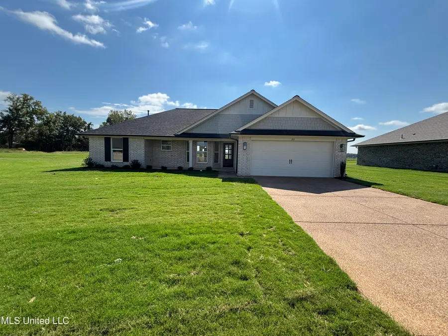 103 Red Bird Cove, Senatobia, MS 38668 - Image #2