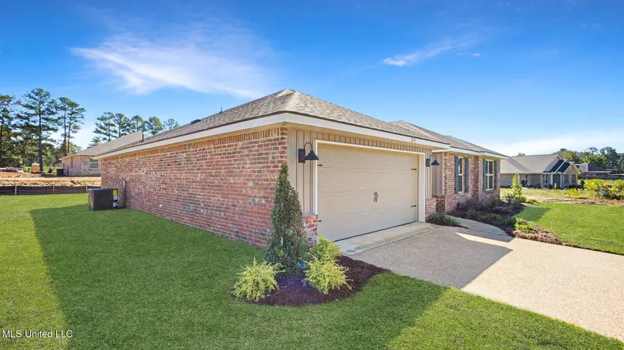 213 Raulston Drive, Byram, MS 39272 - Image #2