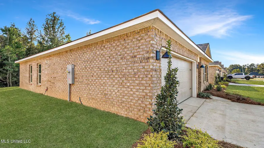 5015 Quail Ridge Drive, Jackson, MS 39212 - Image #2