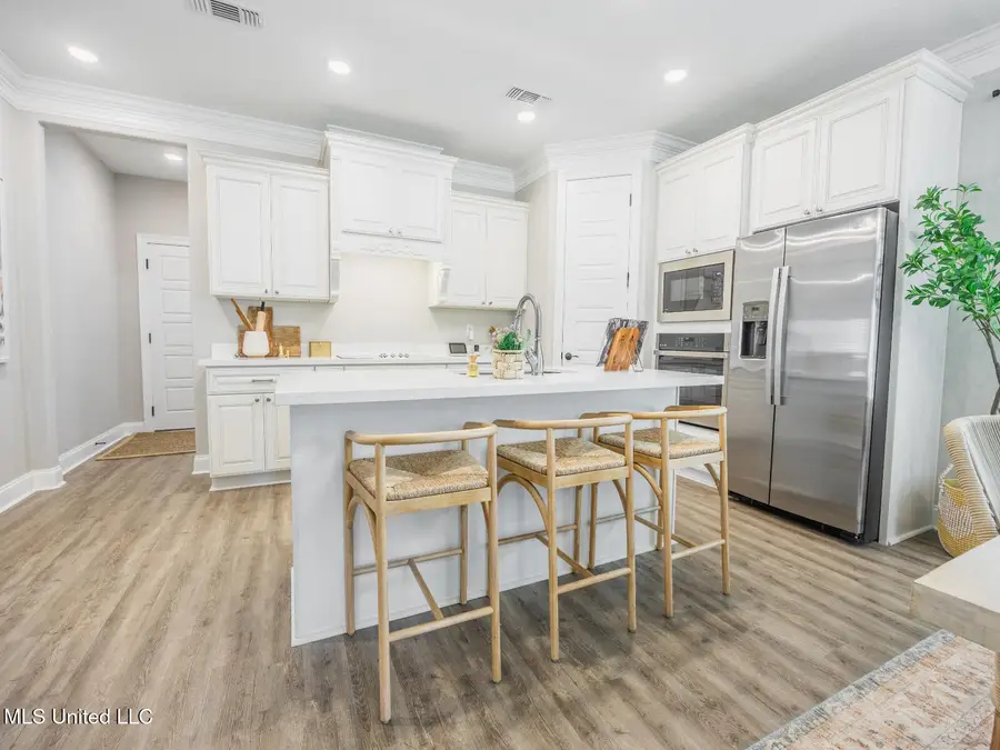 208 Savannah Gardens Road, Ocean Springs, MS 39564 - Image #2