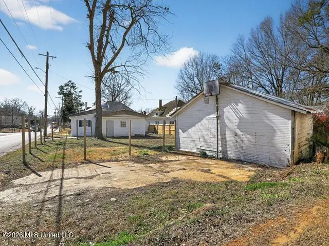 211 E Main Street, New Albany, MS 38652 - #3