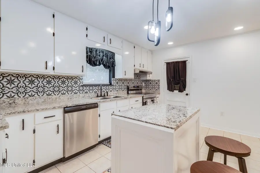 4806 Bronfair Avenue, Pascagoula, MS 39581 - Image #3