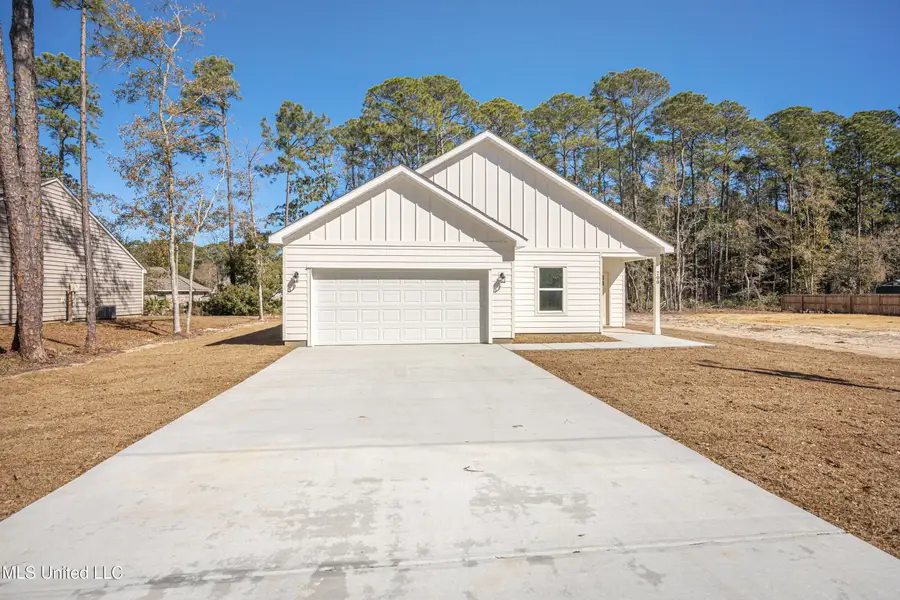 700 Peach Street, Ocean Springs, MS 39564 - #3