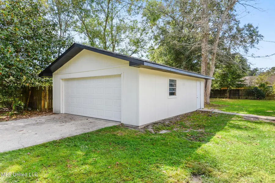 11696 Lorraine Road, Gulfport, MS 39503 - Image #3