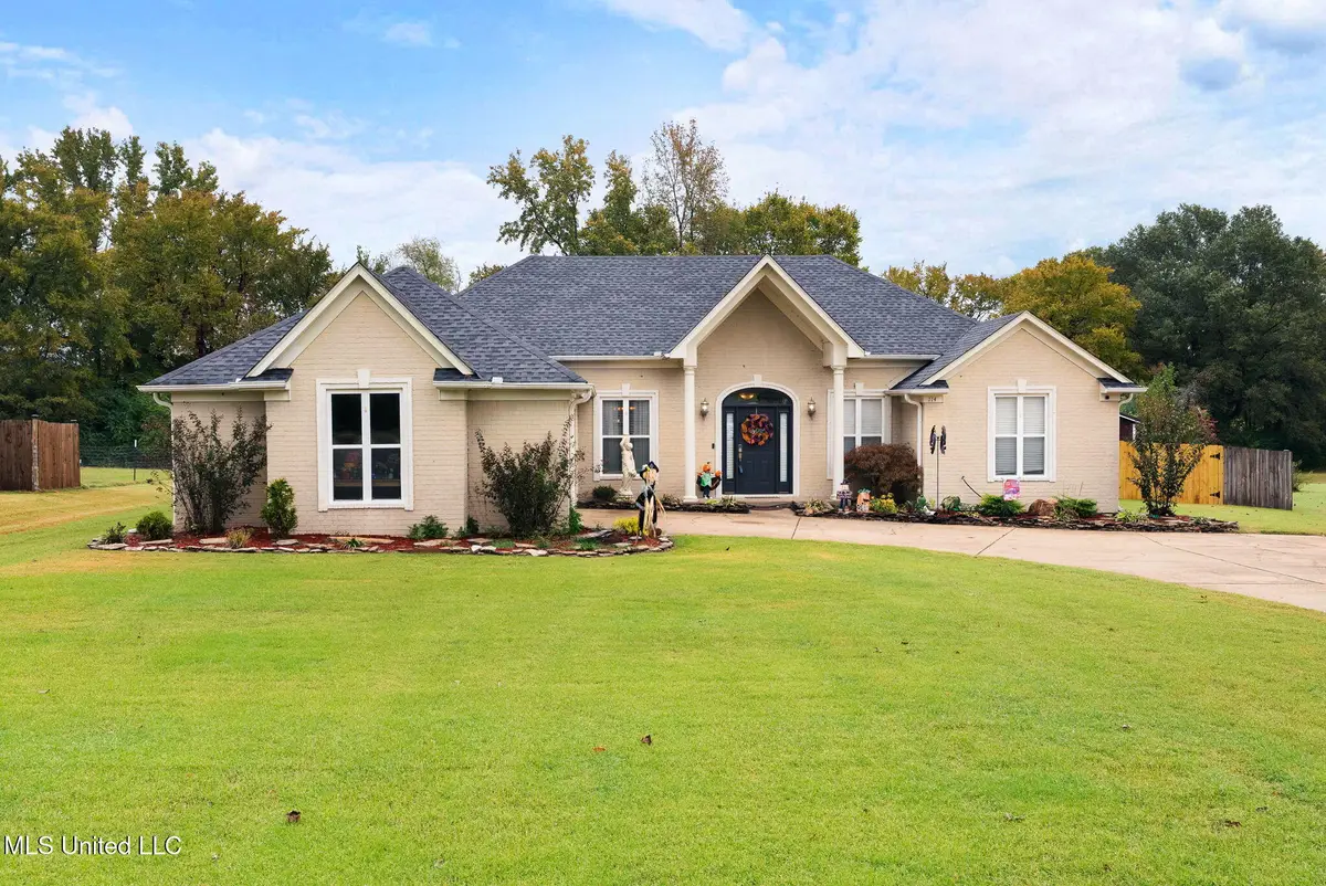 114 Ethelyn Smith Drive, Senatobia, MS 38668 - Image #1