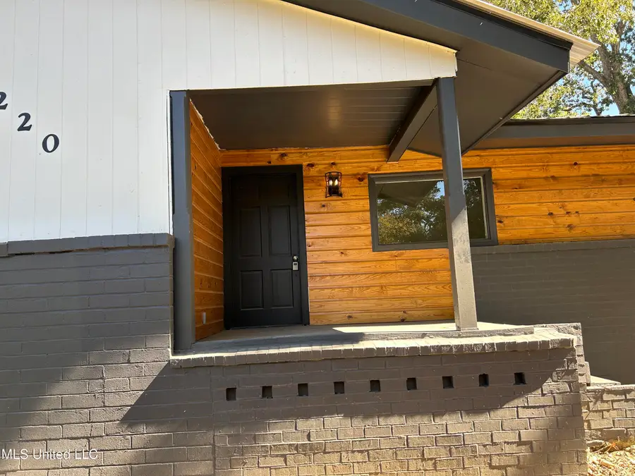 220 N James Avenue, McComb, MS 39648 - Image #2
