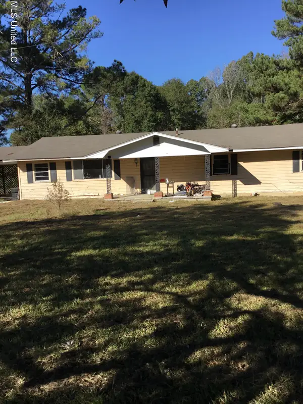 3579 Dry Grove Road, Crystal Springs, MS 39059