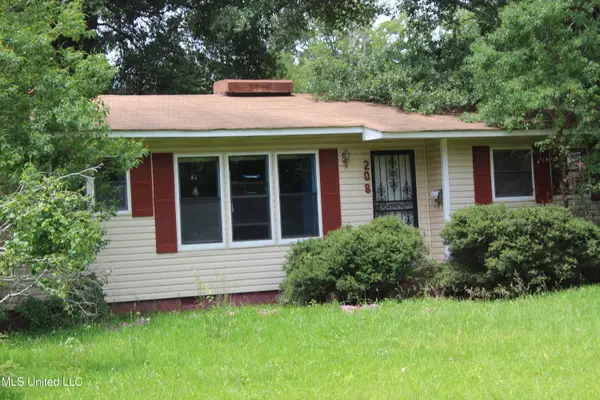 208 W Monroe Avenue, Greenwood, MS 38930