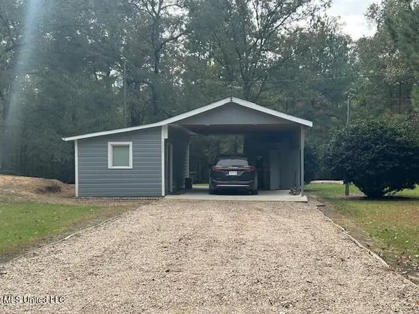 3021 Garden City Rd Road, Roxie, MS 39661