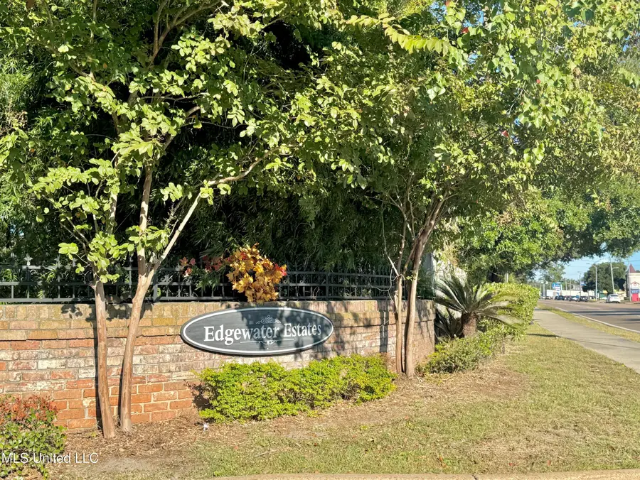 304 Fairview Drive, Biloxi, MS 39531 - Image #2