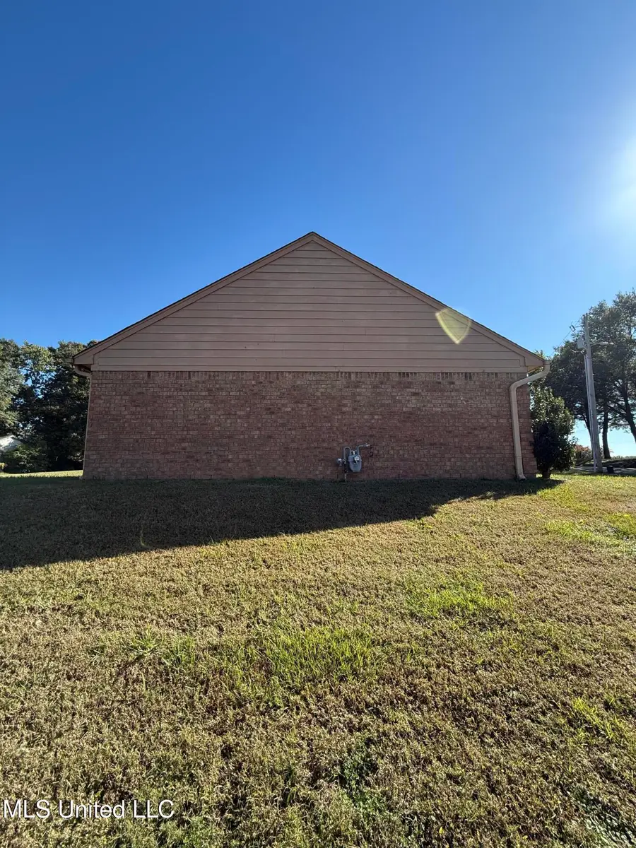 1766 Dorchester Drive, Southaven, MS 38671 - Image #2